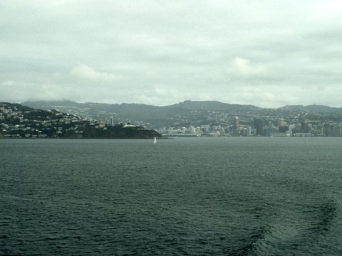 Neuseeland Rundreise mit dem Wohnmobil - Februar/März 1999 eCard versenden / [Tag 15 (07-03)] Nord-/Südinsel - Wellington/Fähre/Picton