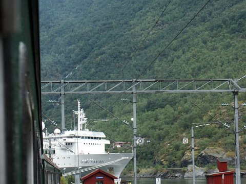 2005-norwegen_0092 eCard versenden / [Tag 7 (25-08)] Zugfahrt und Wanderung durchs Flåmsdal