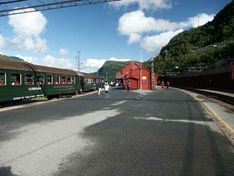 2005-norwegen_0099 eCard versenden / [Tag 7 (25-08)] Zugfahrt und Wanderung durchs Flåmsdal