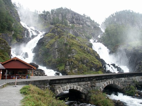 2005-norwegen_0196 eCard versenden / [Tag 15 (02-09)] Eine kleine Wanderung