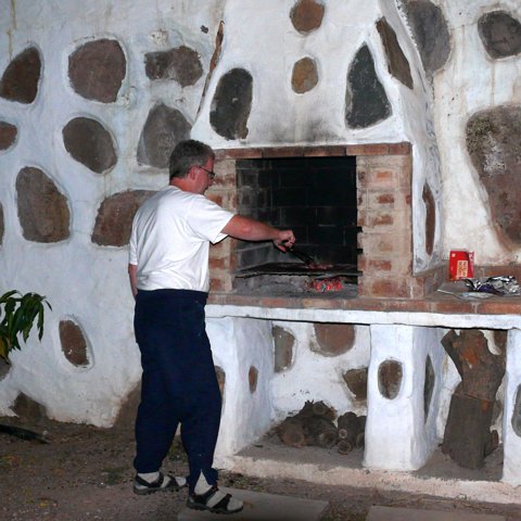 2006-grancanaria_0045 eCard versenden / [Tag 5 (29-11)] Beim Grillen - das Fleisch war hervorragend - die Würstchen waren nicht so nach unserem Geschmack