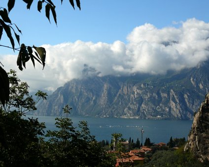2007-gardasee_0011 eCard versenden / [Tag 1 (07-10)] Blick auf die Gardasee-Berge