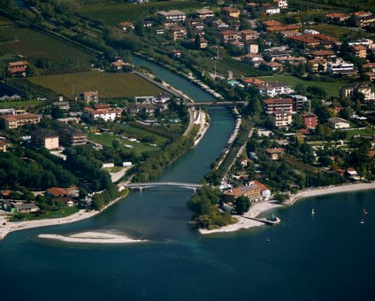 2007-gardasee_0099 eCard versenden / [Tag 5 (11-10)] Die Sarce mündet in den Gardasee