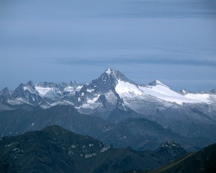 2007-gardasee_0113 eCard versenden / [Tag 6 (12-10)] Monte Baldo - Blickrichtung zur Adamello Gruppe (Nordwest)