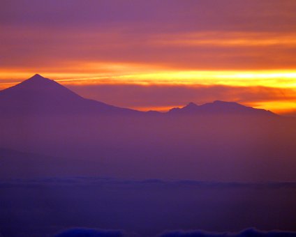 2008-elhierro_0040 eCard versenden / [Tag 4 (03-05)] Traumhafter Morgen mit Teneriffa und La Gomera im Sonneaufgang