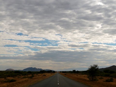 Namibia 2010 eCard versenden / [Tag 1 (24-05)] Ankunft und Fahrt nach Süden