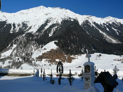 Südtirol (Ridnauntal) - Februar 2012 eCard versenden / [Tag 2 (05-02)] Friedhof in Ridnaun